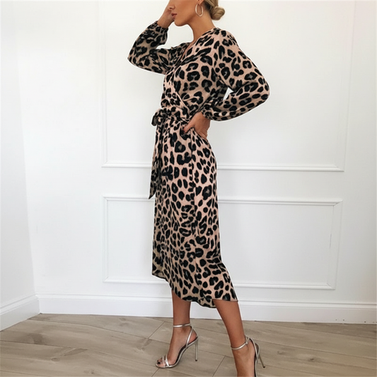 Soléna - Elegantes Midi-Kleid mit Leopardenmuster und seitlichem Schlitz | Fließende und taillierte Passform für eine feminine Silhouette | Lange Ärmel