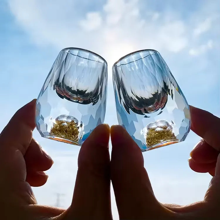 Kinverre - Japanischer Sake-Glas mit Handgelegtem Goldblatt
