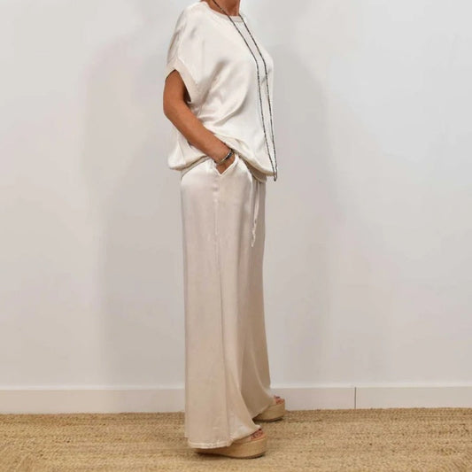 Elegantes Lounge-Set für Damen mit Weit geschnittener Hose & Fließendem Stoff