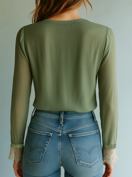 Féliciane - Romantische Bohème-Chic Bluse mit Mineralgrünem Blumenmuster und Spitzen-Details für Frauen