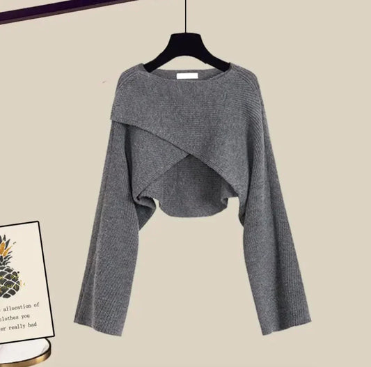 Elegantes 3-teiliges Outfit Set für Damen mit weiter Hose Bluse und modernem Crop Pullover