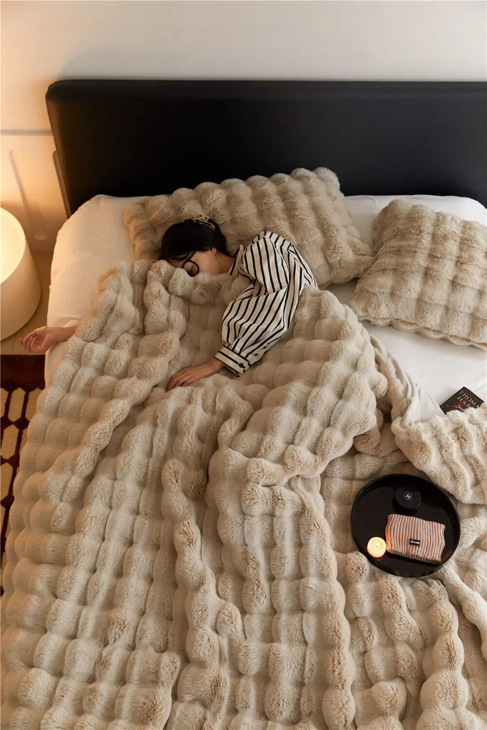 CosyFluff - Die unverzichtbare warme und atmungsaktive Fleece-Decke