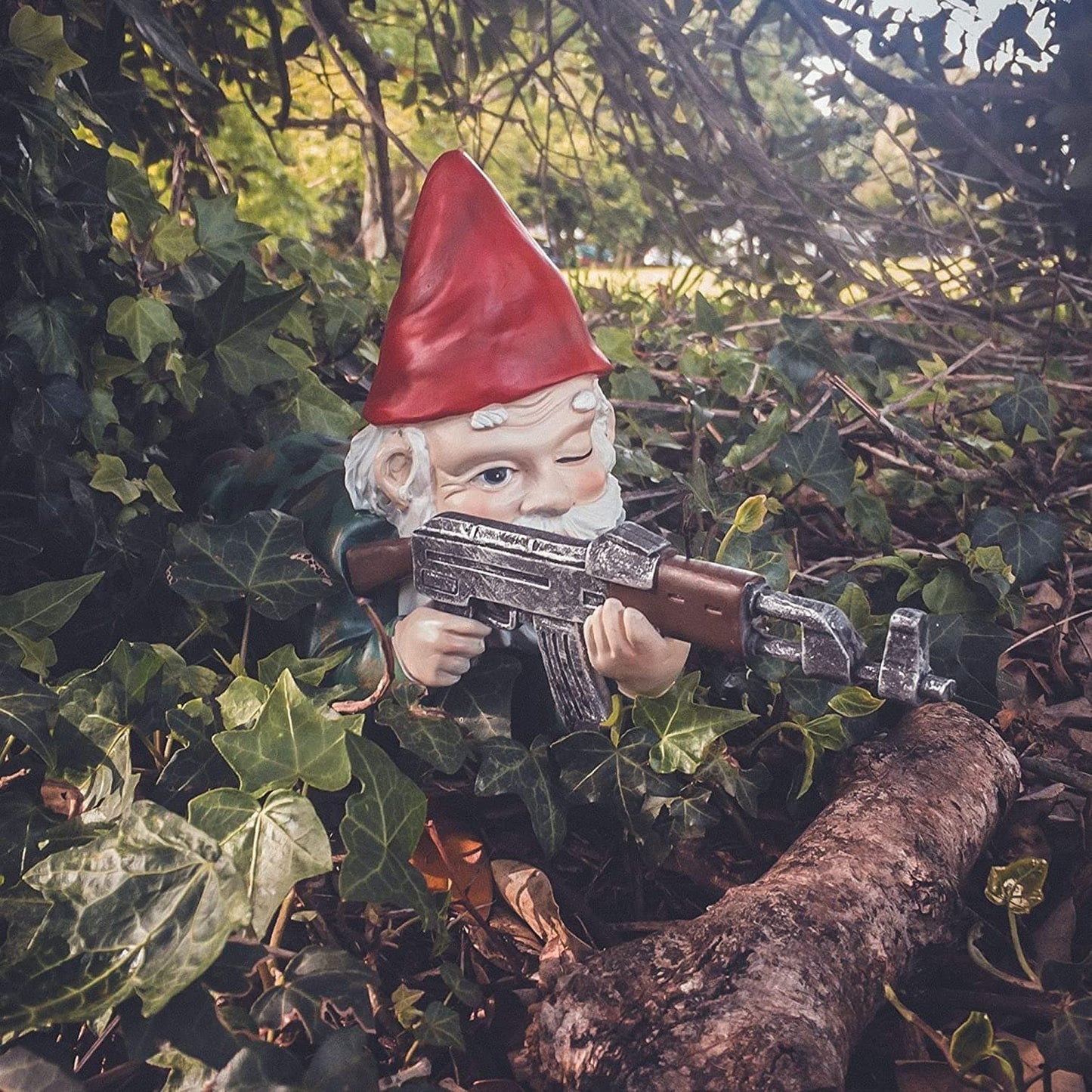 Lustige Garten Zwerg Figur mit Soldaten Design – Originelle Outdoor Deko für Garten & Terrasse