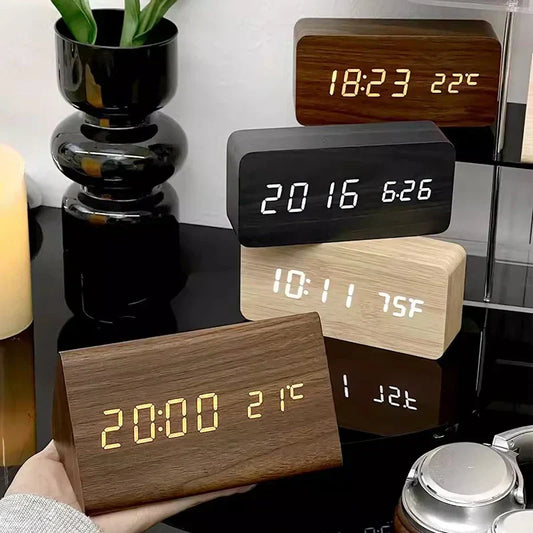 BoisSage - Wecker aus echtem Holzblock – WoodWatch – LED-Anzeige – Sprachsteuerung
