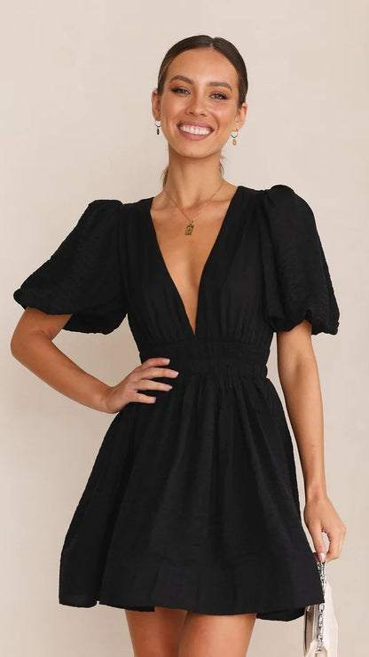 Tief ausgeschnittenes Minikleid für Damen – Elegantes Sommerkleid mit Puffärmeln & Taillierter Passform