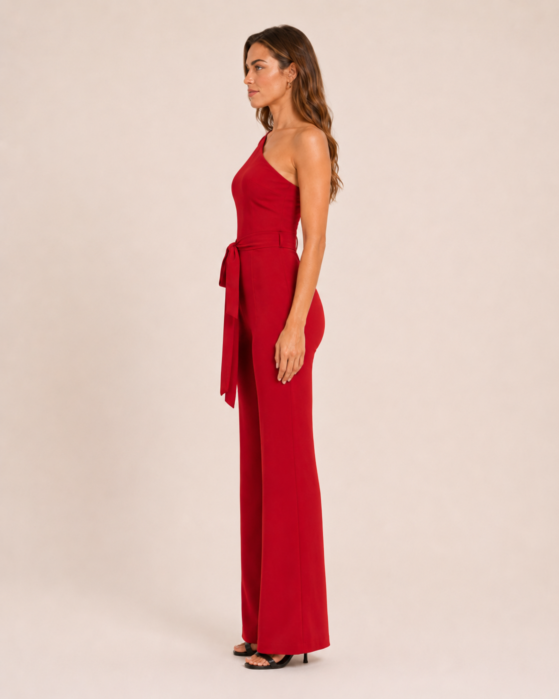 Eleganter Ein-Schulter Jumpsuit mit Bindegürtel für Damen – Figurbetonter Overall mit Schlaghose für Abend & Events