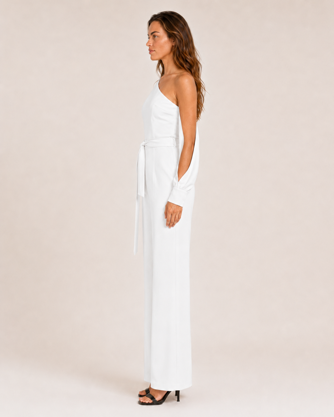 Eleganter Ein-Schulter Jumpsuit mit Bindegürtel für Damen – Figurbetonter Overall mit Schlaghose für Abend & Events