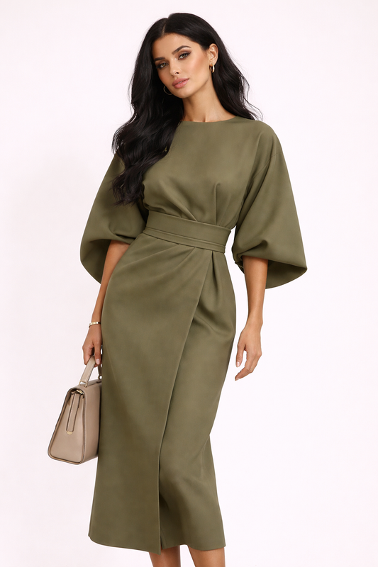 Soléïna - Elegantes Midi-Kleid mit Kimonoärmeln, Tailliert für eine weibliche Silhouette