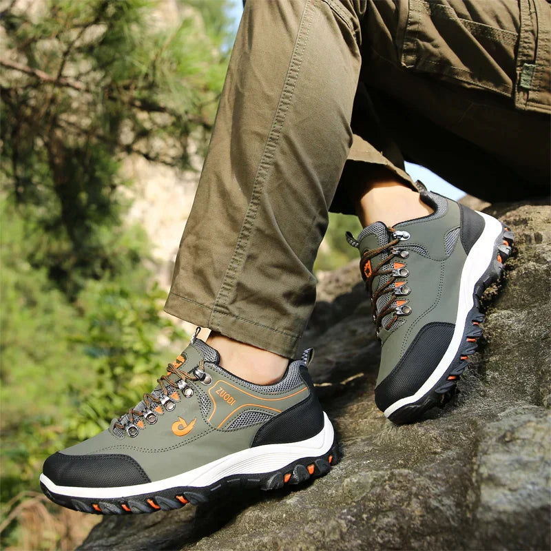 Robuste Outdoor Wanderschuhe für Herren mit rutschfester Sohle