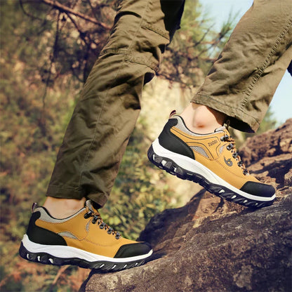 Robuste Outdoor Wanderschuhe für Herren mit rutschfester Sohle