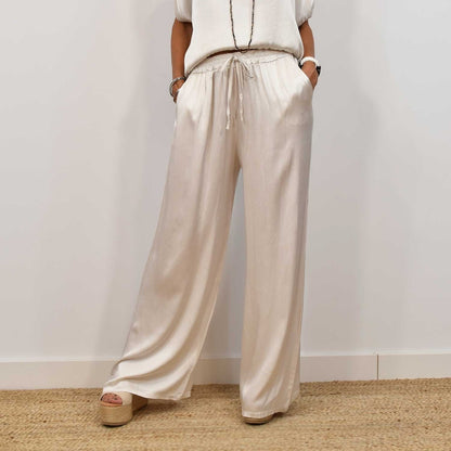 Rosalique - Satin Chic Ensemble – Fließendes Oberteil & Weite Hose