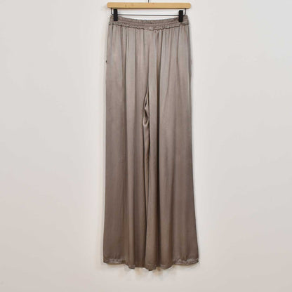 Rosalique - Satin Chic Ensemble – Fließendes Oberteil & Weite Hose