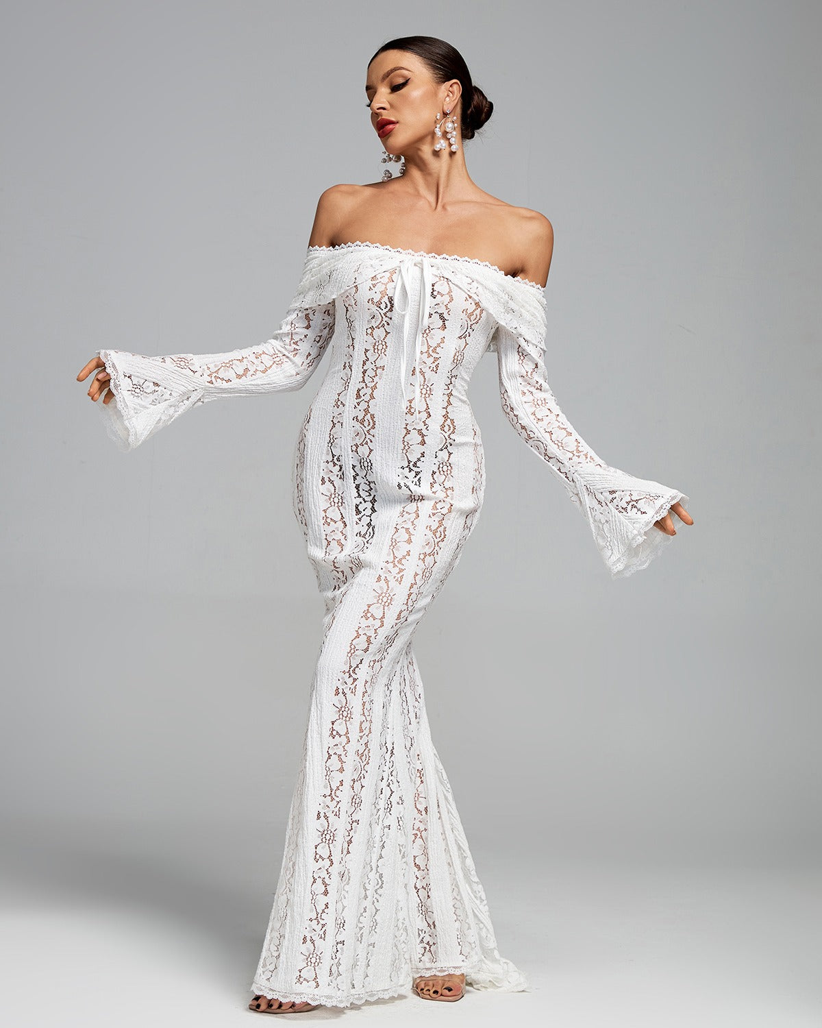 Elegantes Spitze Maxikleid für Damen – Off-Shoulder Abendkleid mit figurbetonter Silhouette