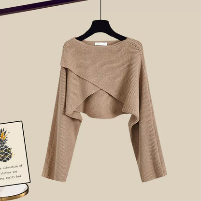 Elegantes 3-teiliges Outfit Set für Damen mit weiter Hose Bluse und modernem Crop Pullover