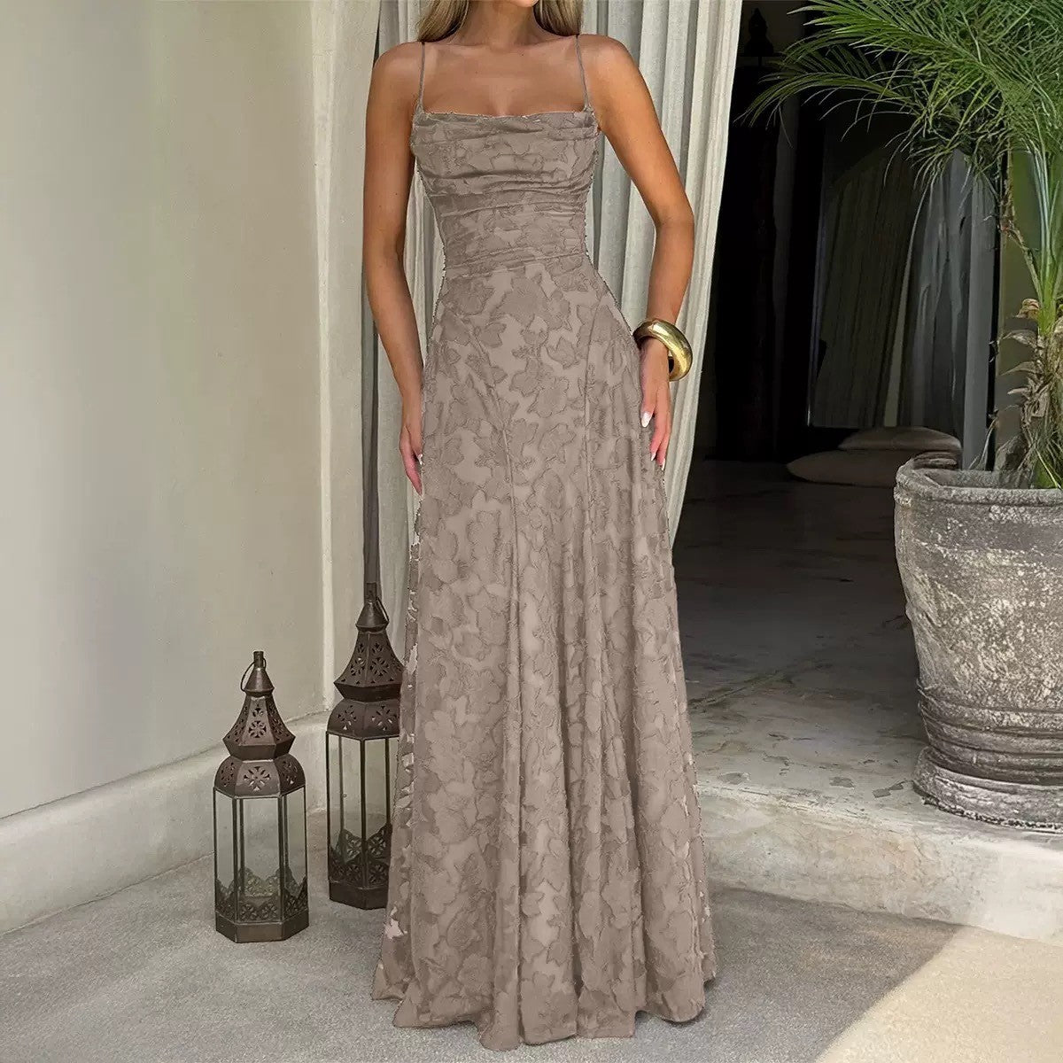 Elegantes Spitzen-Maxikleid für Damen – Ärmelloses Abendkleid mit floraler Spitze