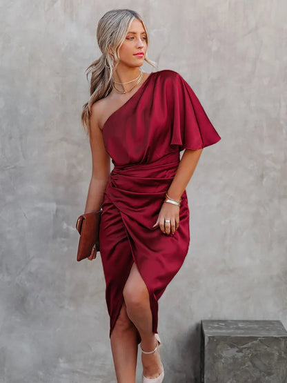 Elegantes One-Shoulder Midikleid mit Satin-Finish für Damen – Figurbetontes Abendkleid mit asymmetrischem Schnitt