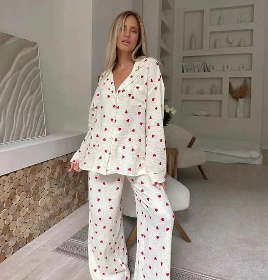 Herzprint Pyjama Set für Damen – Weiches Loungewear Nachtwäsche Set mit weitem Bein
