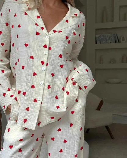 Herzprint Pyjama Set für Damen – Weiches Loungewear Nachtwäsche Set mit weitem Bein