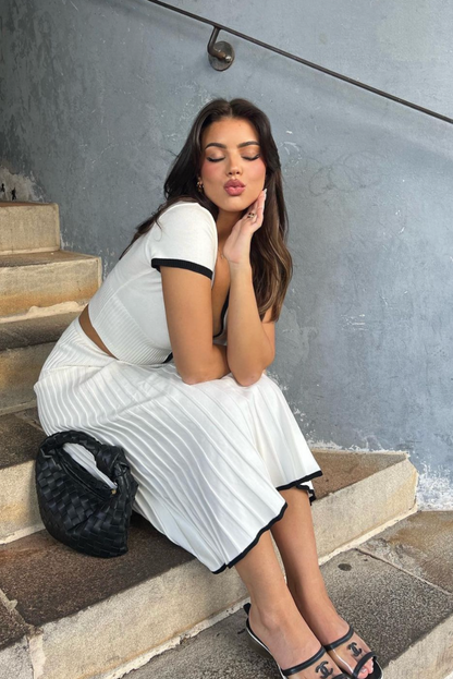 Elegantes Strick-Zweiteiler Set für Damen – Geripptes Midi Rock Set mit Kontrastdetails