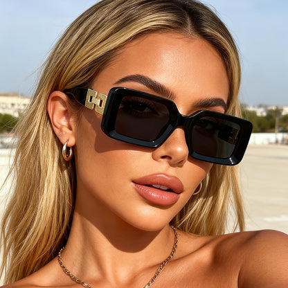 Luxuriöse Rechteck Sonnenbrille für Damen mit Gold-Detail – UV400 Schutz & Eleganter Retro Style