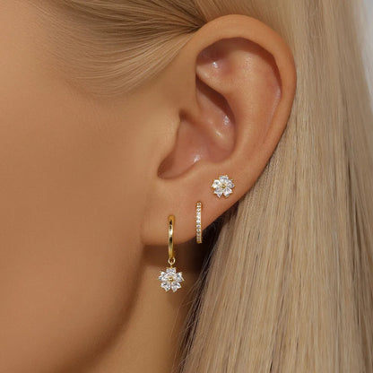 Elegante Ohrringe mit Blumen-Design für Damen – Zirkonia Creolen & Stecker im Set
