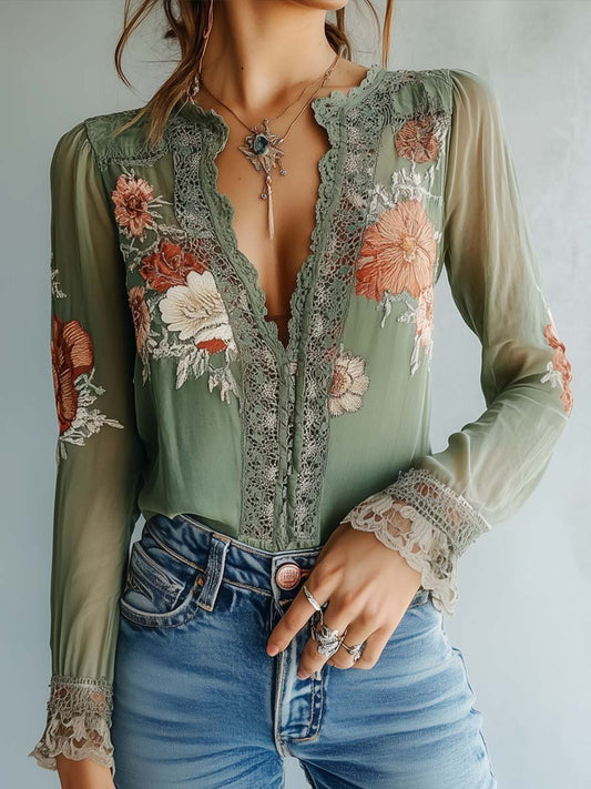 Féliciane - Romantische Bohème-Chic Bluse mit Mineralgrünem Blumenmuster und Spitzen-Details für Frauen