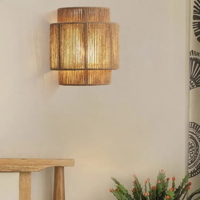 Ropelia - Wandleuchte aus Rattan-Seil