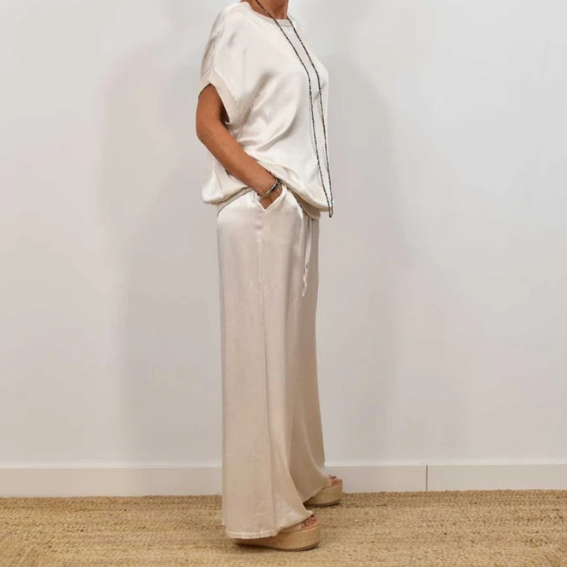 Elegantes Lounge-Set für Damen mit Weit geschnittener Hose & Fließendem Stoff