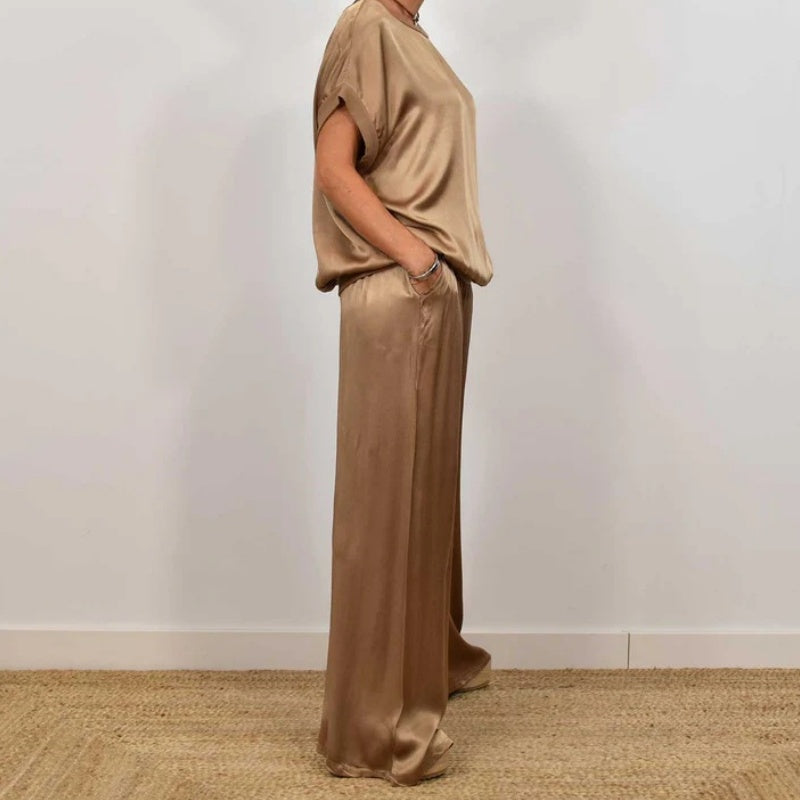 Elegantes Lounge-Set für Damen mit Weit geschnittener Hose & Fließendem Stoff