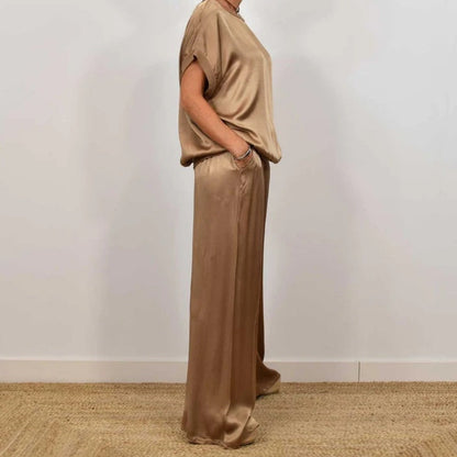 Elegantes Lounge-Set für Damen mit Weit geschnittener Hose & Fließendem Stoff