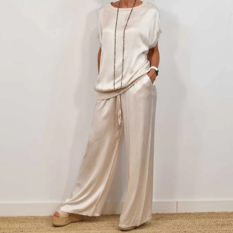 Elegantes Lounge-Set für Damen mit Weit geschnittener Hose & Fließendem Stoff
