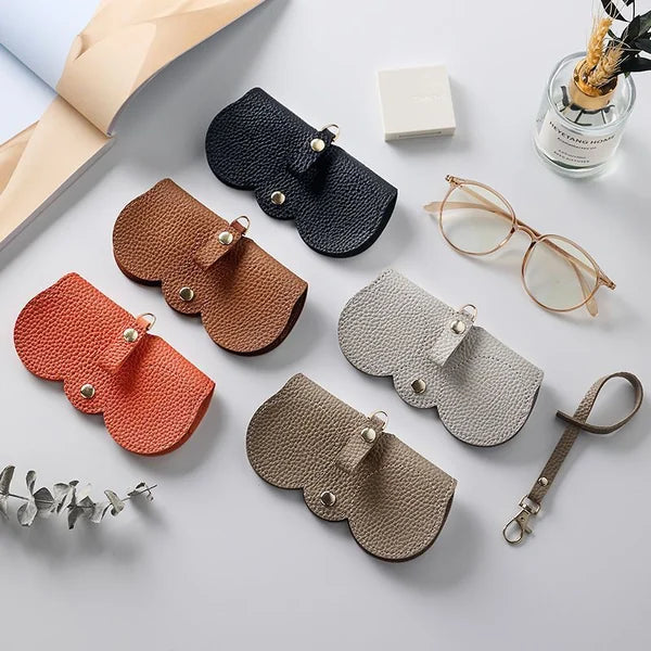 Elegantes Brillenetui aus Leder für Damen – Kompakte Sonnenbrillen Tasche mit Schlaufe & Schutz