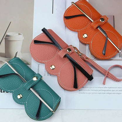 Elegantes Brillenetui aus Leder für Damen – Kompakte Sonnenbrillen Tasche mit Schlaufe & Schutz
