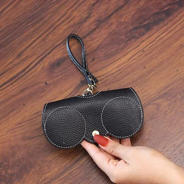 Elegantes Brillenetui aus Leder für Damen – Kompakte Sonnenbrillen Tasche mit Schlaufe & Schutz